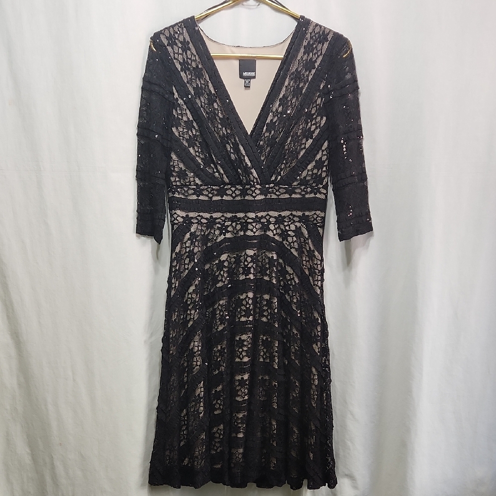 Black and Tan Sheath Dress V-Neck 3/4 Cuffed Sleeves